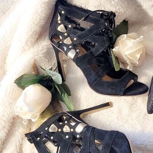 Jewel Badgley Mischka Glitter Bow Heels